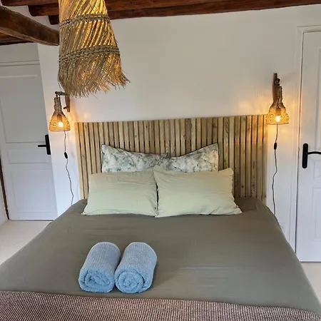 Bed and breakfast De La Ferme De La Chaise Saint-Antonin-de-Sommaire